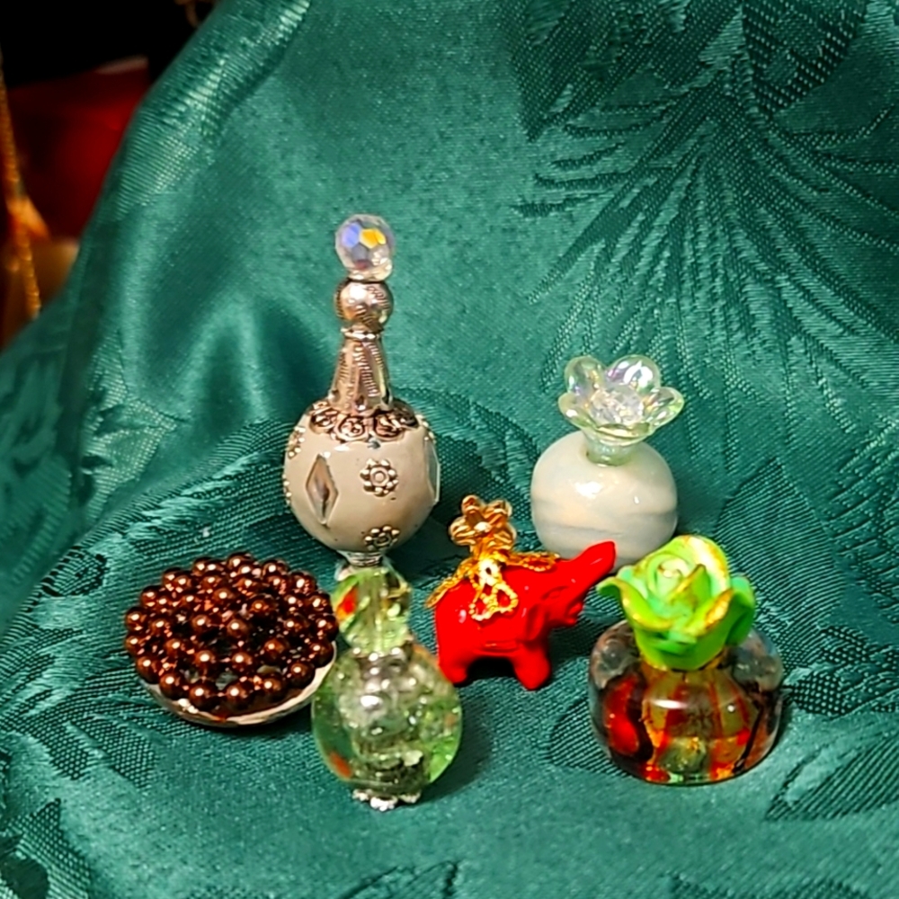 Vintage Glass Accent minitures collection made with beads !!